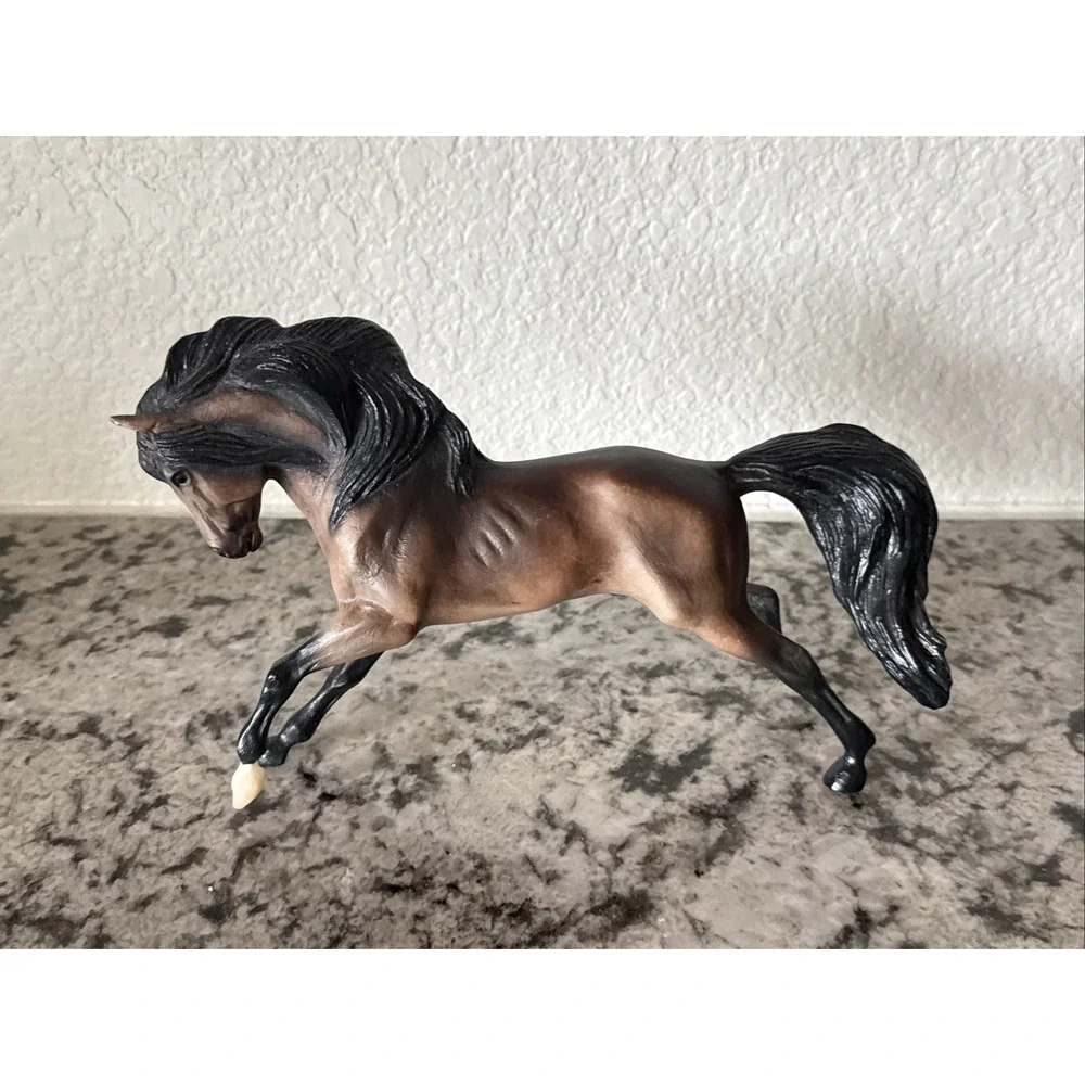 Lot Of 6- Play or Display Traditional Breyer Horses